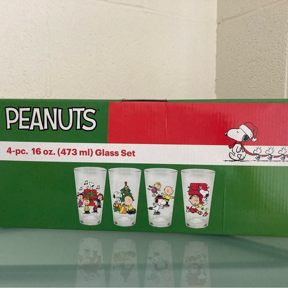 Peanuts 4-pc Glass Set - Picture 2 of 10